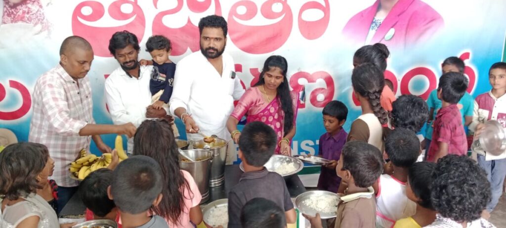 Ramagundam Municipal Corporation BJP Yuva Morcha President Kampalli Raghubabu's wife Lakshmi Prasanna's birthday program for orphan children