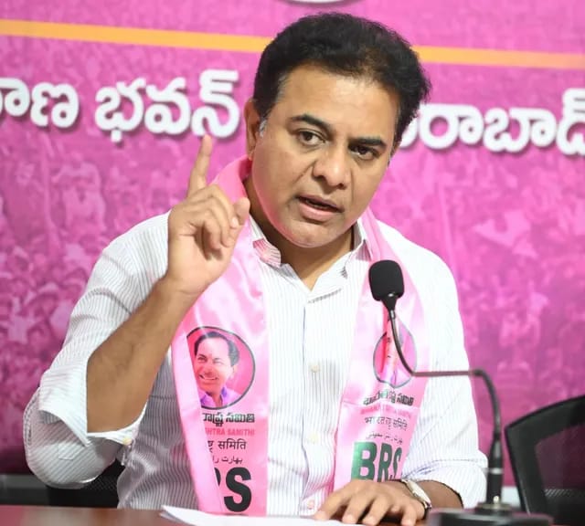 KTR Fire : శాంతి భద్రతలను కాపాడలేకపోతున్నారు.. సీఎం రేవంత్ పై కేటీఆర్ ఫైర్