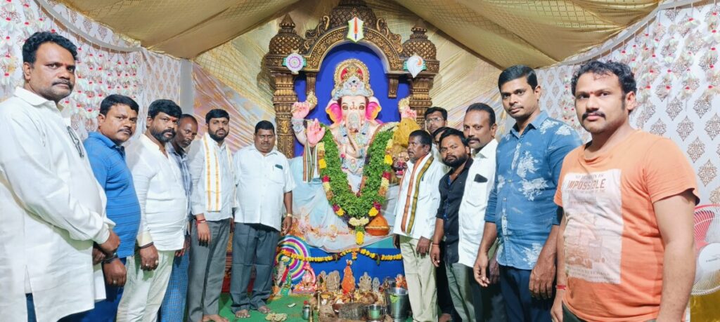 Organizers being felicitated by the Deputy Mayor who participated in Ganapati Navratras