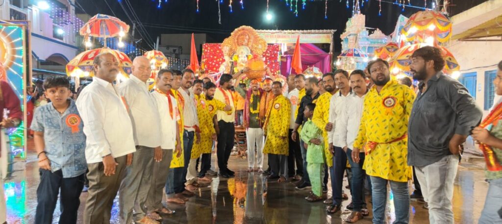 Ganesh Laddu of Balanjaneya Swami Committee who paid huge price