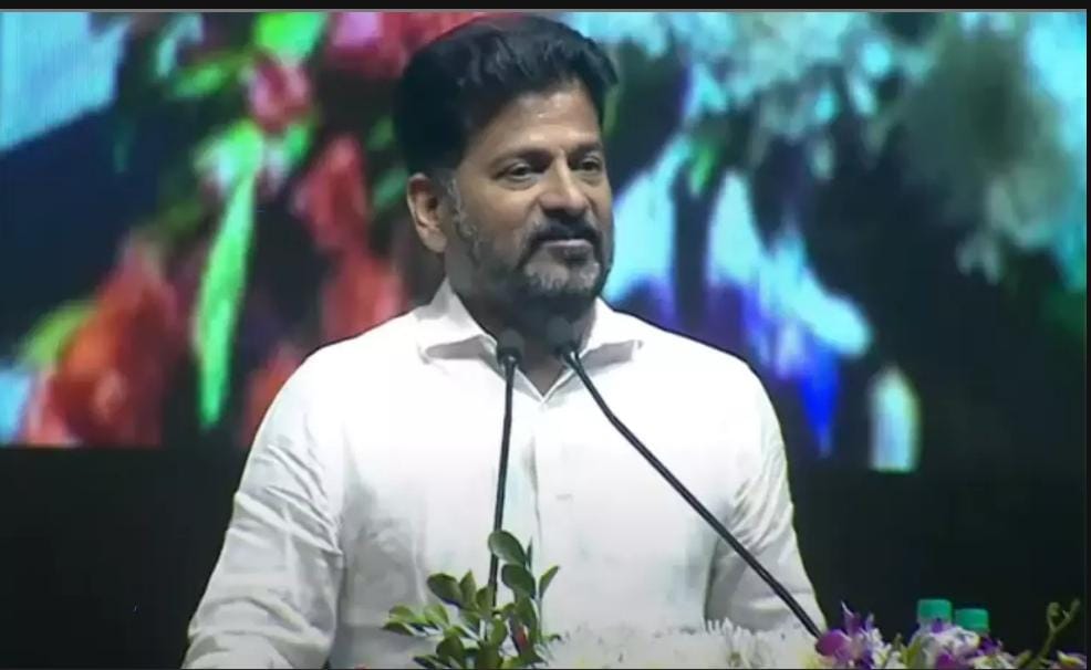 CM Revanth Reddy : ప్రతి విద్యార్థికీ ఉపాధి కల్పించే విధంగా పరిశ్రమలను ప్రోత్సహిస్తున్నట్లు తెలంగాణ ముఖ్యమంత్రి రేవంత్ రెడ్డి తెలిపారు