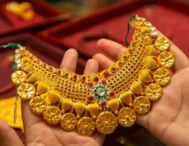 Gold Prices : భారీగా పెరిగిన బంగారం ధరలు