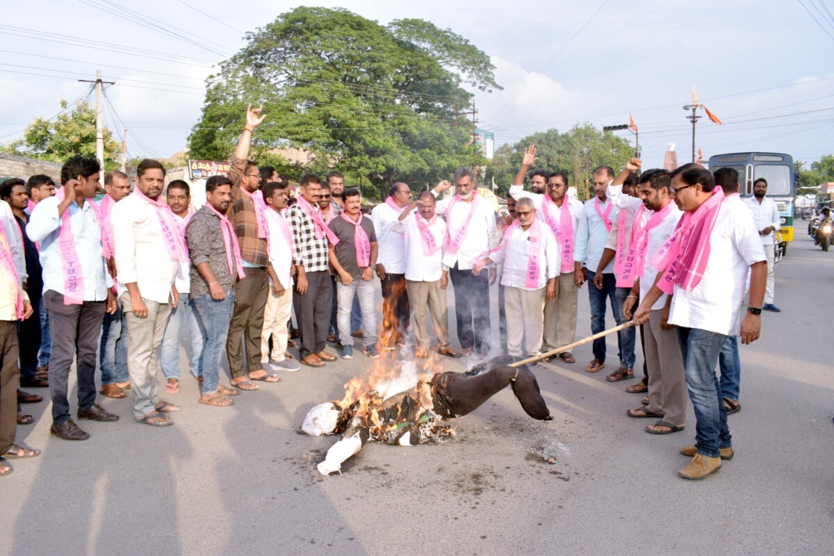 Singareni : సింగరేణి లాభాల వాటా పై రాష్ట్ర ప్రభుత్వ కార్మిక వ్యతిరేక వైఖరికి నిరసనగా