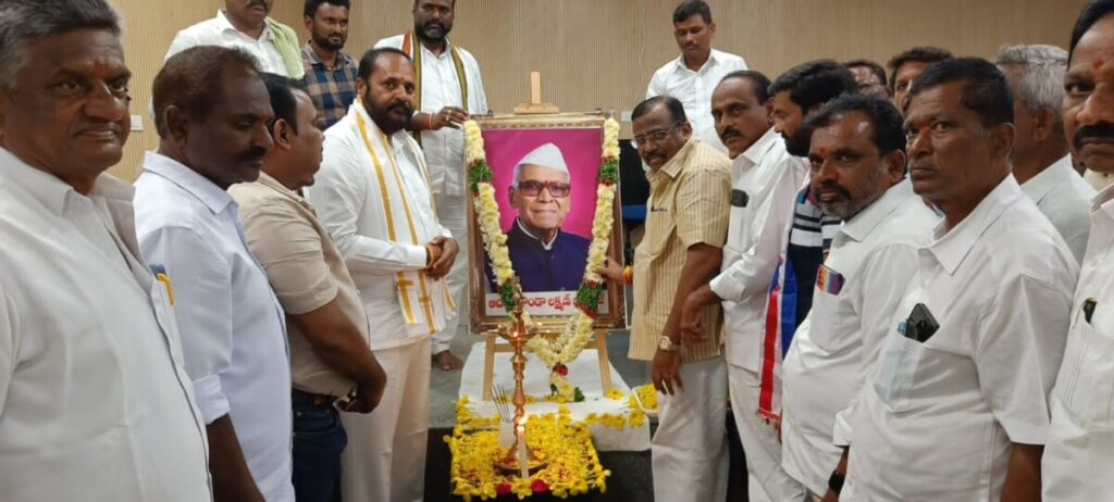 Konda Laxman Bapuji was the first to resign for separate Telangana