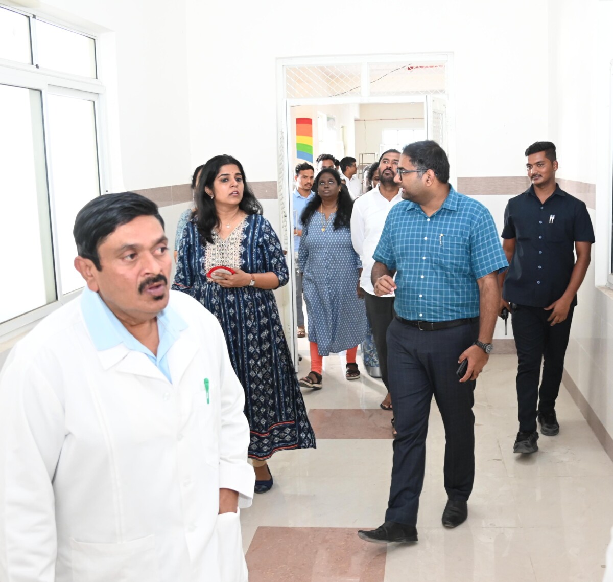 Collector Visited MCH : ఎంసిహెచ్ ను సందర్శించిన జిల్లా కలెక్టర్