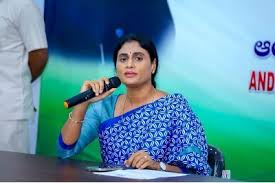 Sharmila : వెంకటరెడ్డి వెనుక వేల కోట్లు కొల్లగొట్టిన ఆ ఘనుడు ఎవరో అందరికీ తెలుసు: షర్మిల..