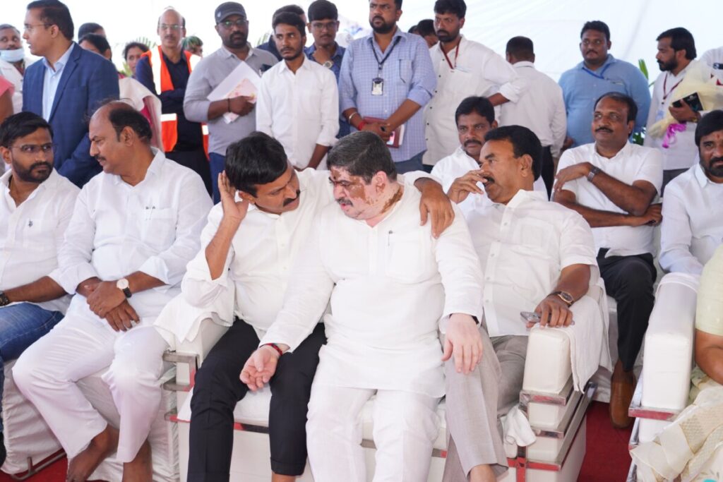 Gadwala MLA Mr. Bandla Krishna Mohan Reddy participated in the Mahatma Gandhi Jayanti celebrations