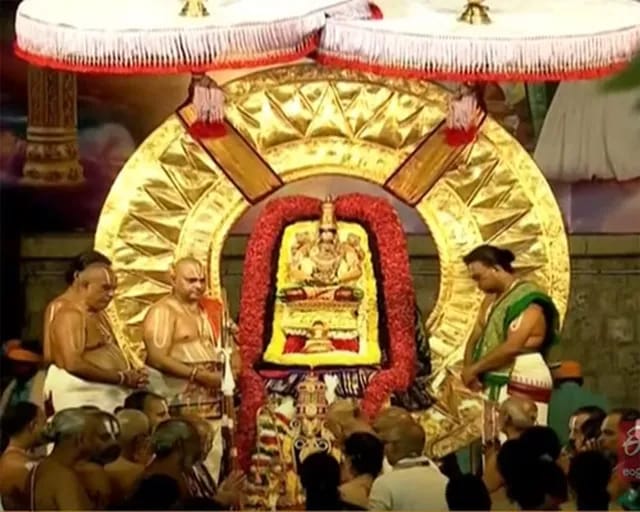 Tirumala : సూర్యప్రభ వాహనంపై వేంకటేశ్వరస్వామి దర్శనం