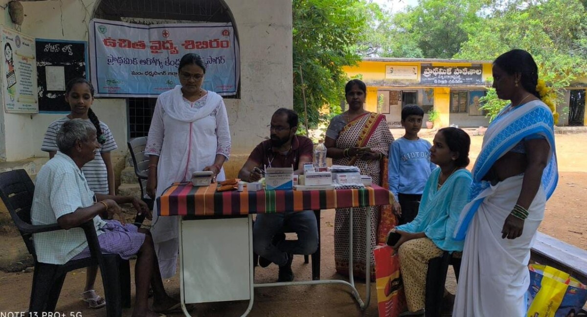 ధర్మసాగర్ ఎల్కుర్తి మండలం లో మెడికల్ క్యాంపు నిర్వహించిన పల్లె దావఖన వైద్యాధికారి