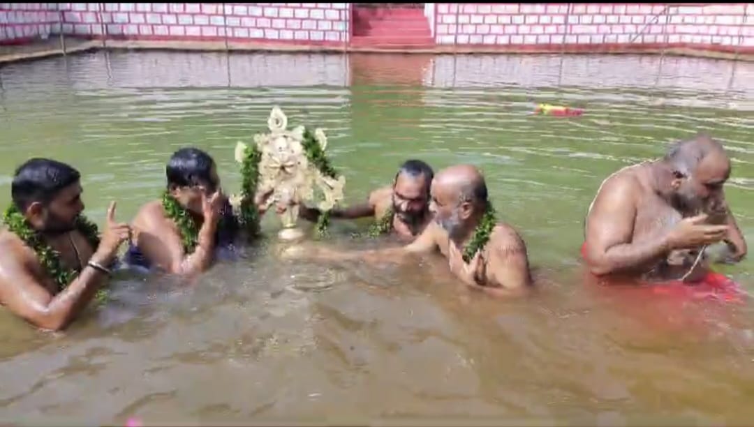 శ్రీ అనంత పద్మనాభ స్వామి చక్ర స్నానం తో జాతర ముగింపు