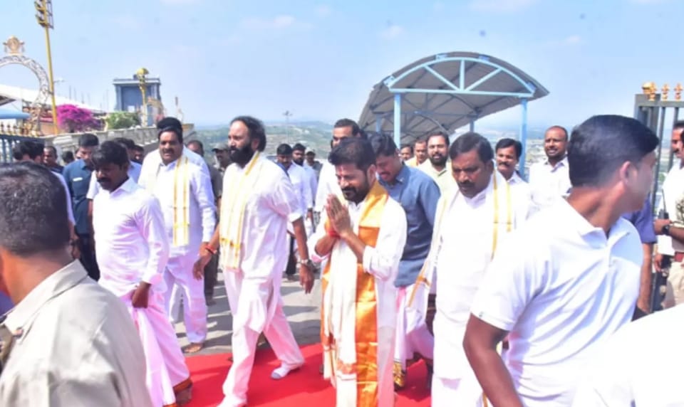 Temple board like TTD : యాద్రాది కాదు.. యాదగిరిగుట్ట.. TTD తరహాలో టెంపుల్‌ బోర్డు