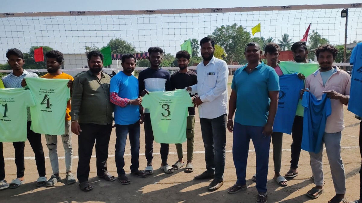 Volleyball Tournament : యువతకి వాలీబాల్ టోర్నమెంట్ నిర్వహించిన గాదె సుధాకర్