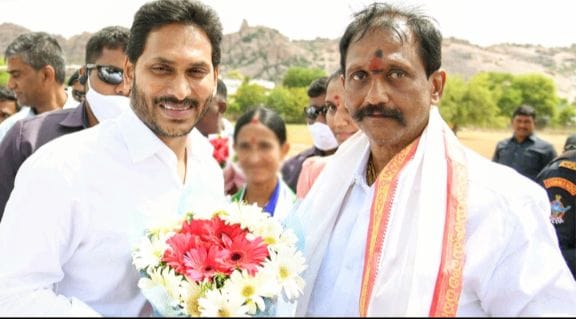 YCP Won : వైసీపీకి దూరం అవుతున్న సీనియర్ శాసనసభ్యులు