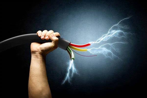 Electric Shock : విద్యుత్ షాక్ తో తల్లి ,కొడుకు మృతి