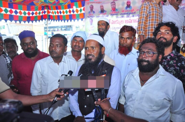 Ruling and Opposition : బీసీ రిజర్వేషన్ల పెంపు పై స్పష్టత లేని అధికార,ప్రతిపక్ష పార్టీలు WhatsApp Image 2025-02-16 at 6.57.15 PM