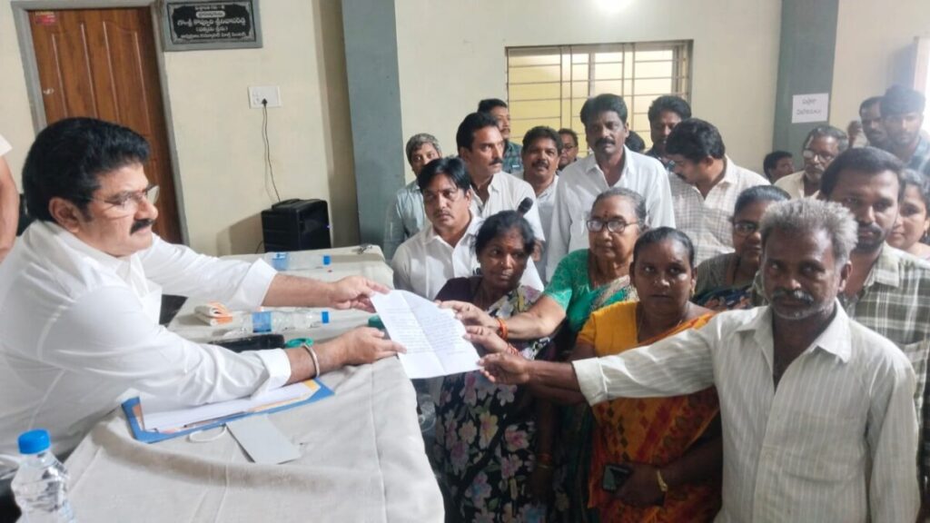 Receiving complaints on public issues