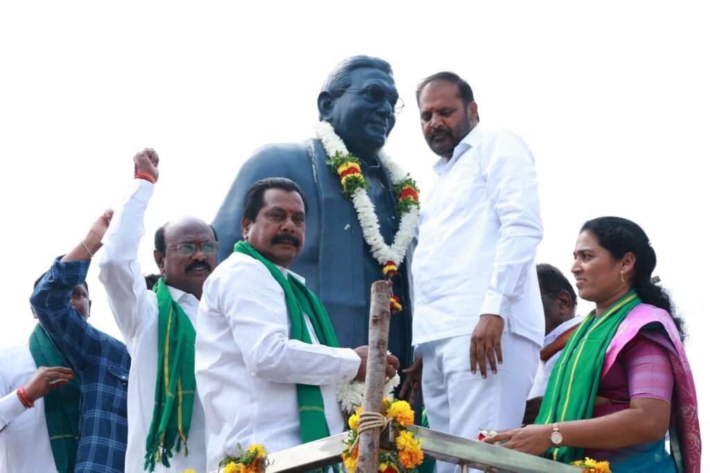 Peddapalli MLA pays tribute