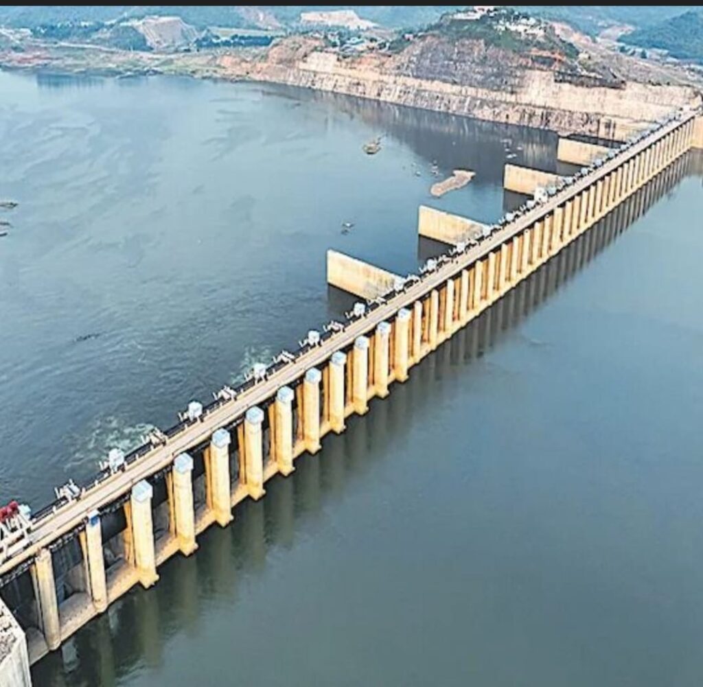 Telangana in trouble.. Polavaram 