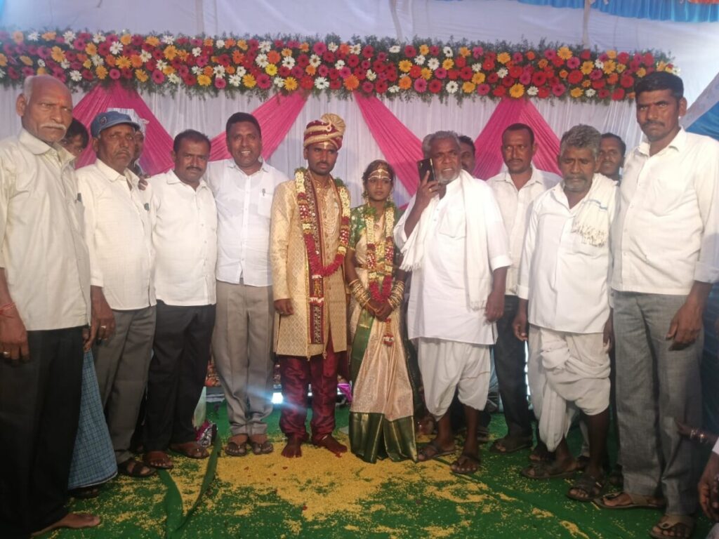 Rajireddy blessed the newlyweds