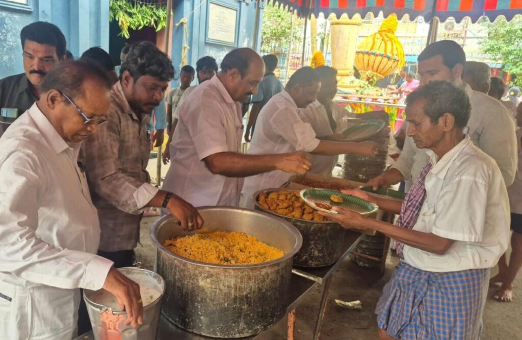 Sri Anjaneya Swamy statue 