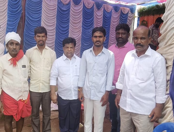 BRS party leader Vadtya 