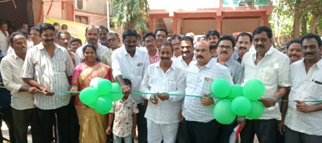 MLA Vegulla distributes power 
