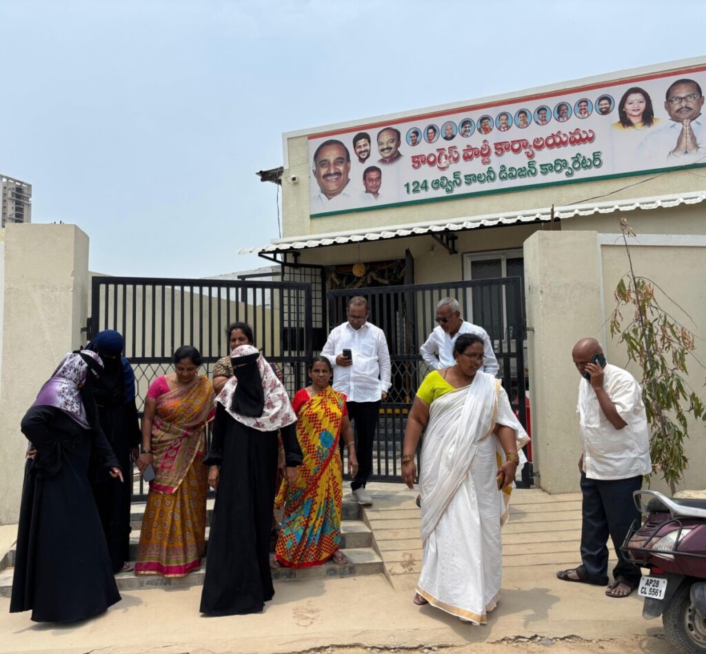 Colony women come to 