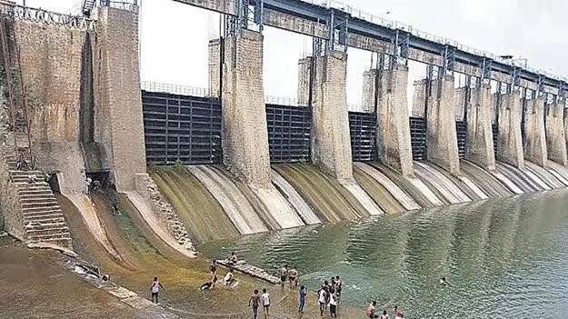 Manjira Barrage Pillars Cracked