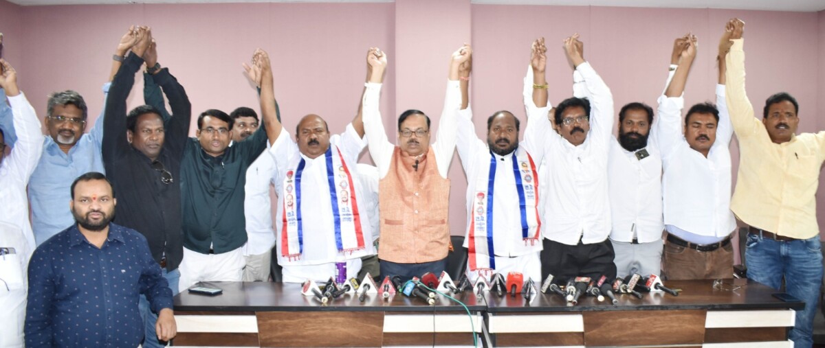 Employee Transfers : తెలంగాణలో ఉద్యోగుల బదిలీలపై నిషేధం