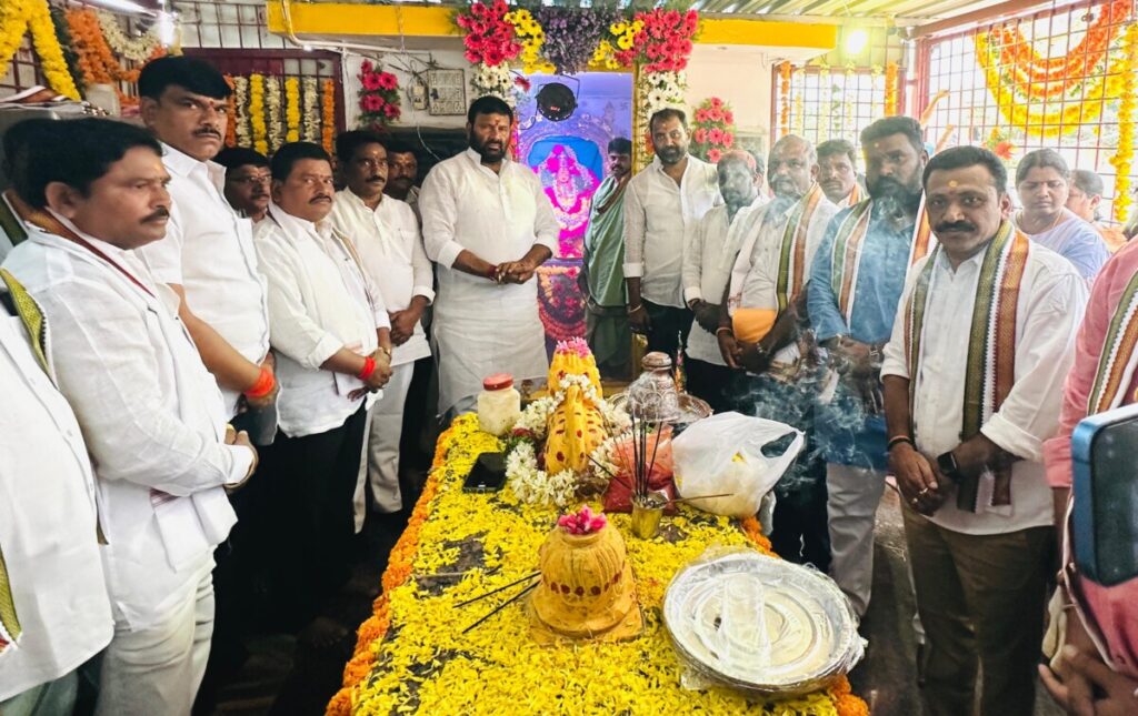 Former MLA Kuna Srisailam 