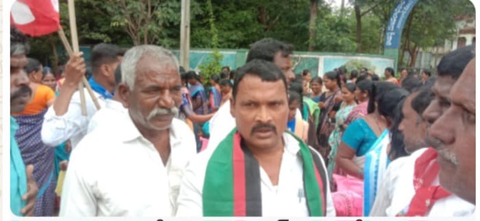 Communists support labor unions