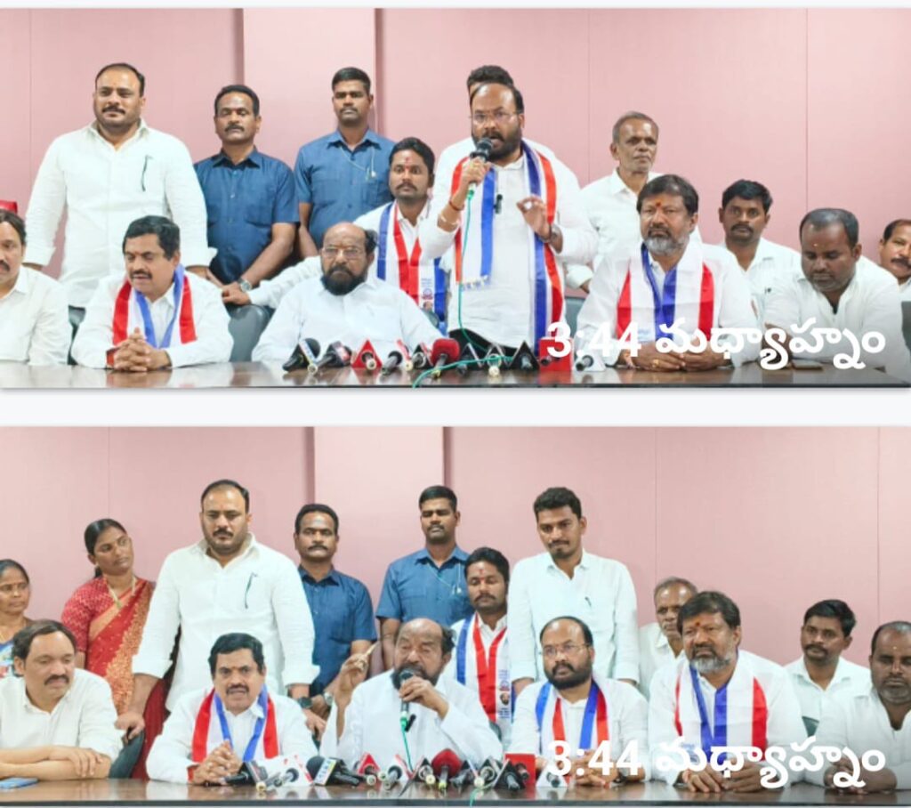 R Krishnaiah meets Telangana Chief Minister