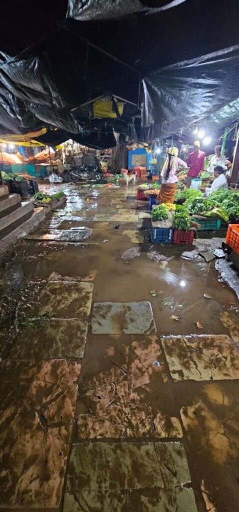 Vegetables sold in mud