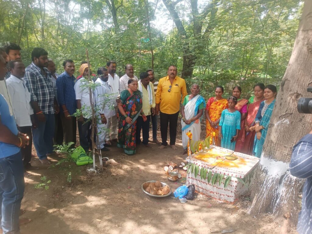 Rajakas offered bonalu 