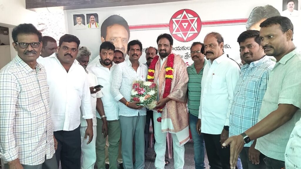 Farmers should be available