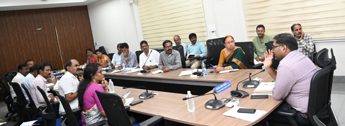 Collector Koya : ఎఫ్.ఆర్.ఎస్ ద్వారా విద్యార్థుల హజరు పక్కాగా నమోదు చేయాలి జిల్లా కలెక్టర్ కోయ శ్రీ హర్ష