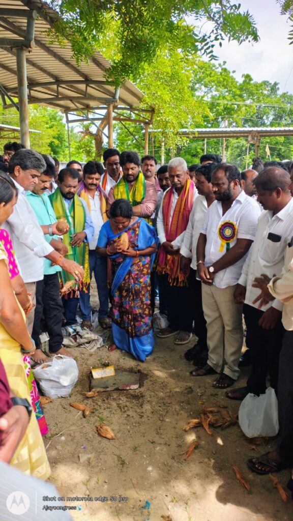 8In Klein Colony, Deli 