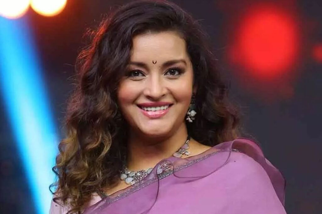 Actress Renu Desai gives 