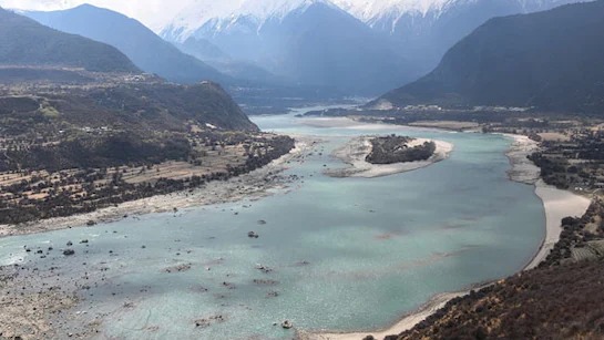 China to build 'mega dam' 