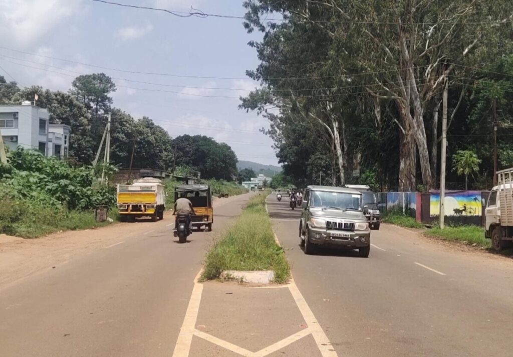 Road divider becomes dangerous 
