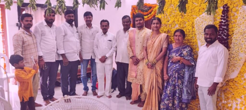 Ramavat Ravindra Kumar blessed the newlyweds