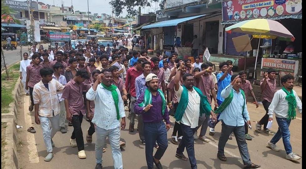 Adivasi Yuvagalam Jeep Jatha Rally 