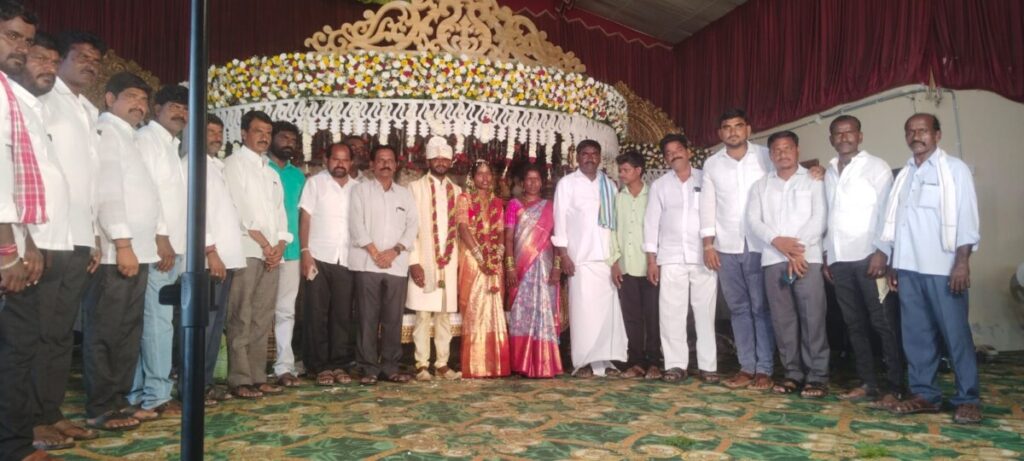 Ramavat Ravindra Kumar blessed the newlyweds