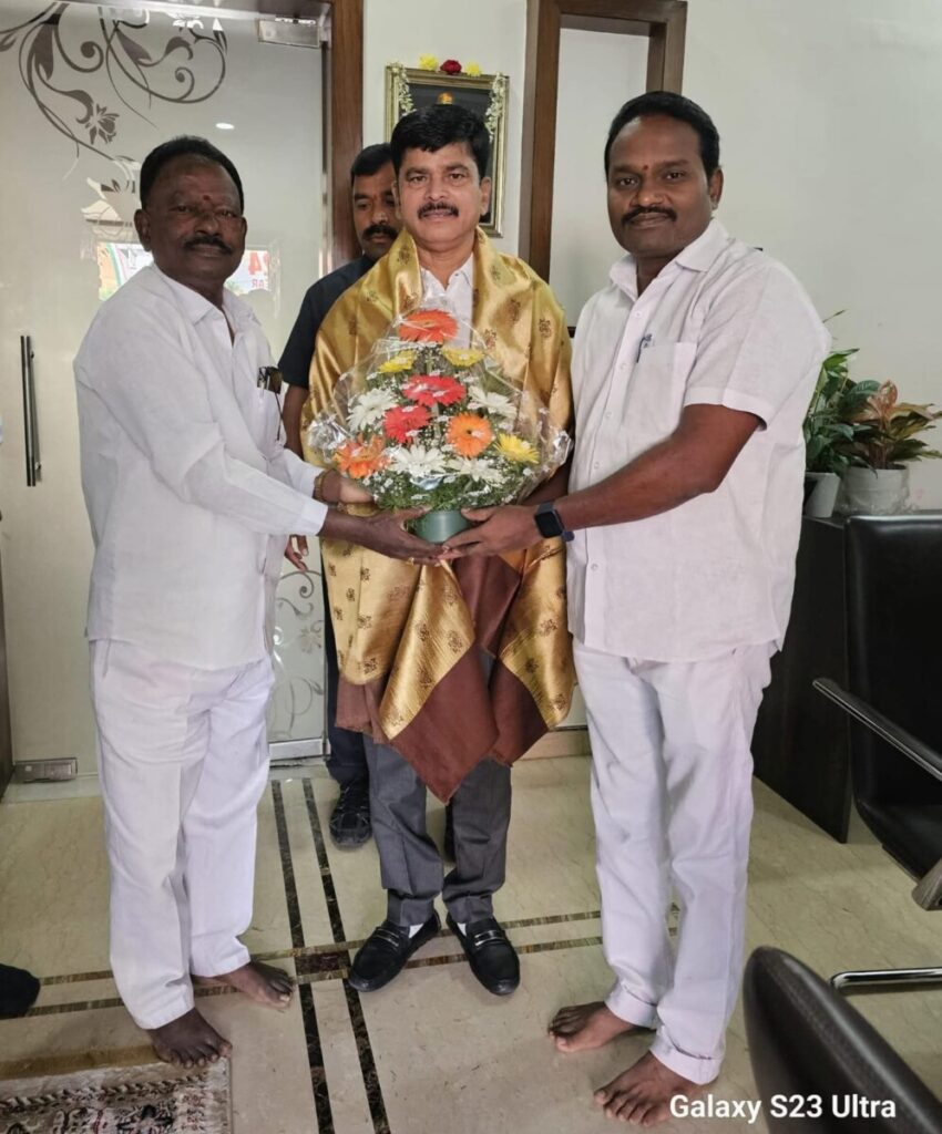 Karka Pentaiah wished Enumula Tirupati Reddy 

