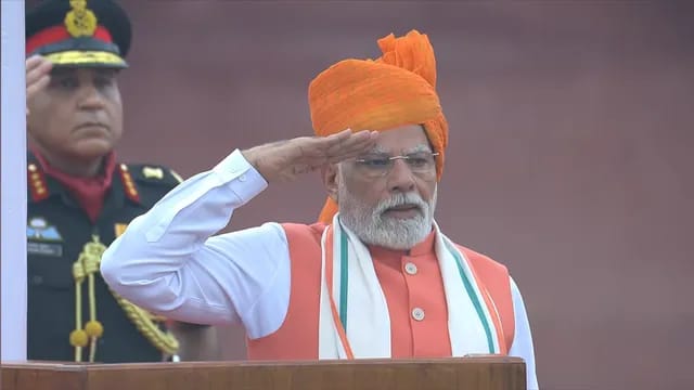 PM Modi hoists the national flag