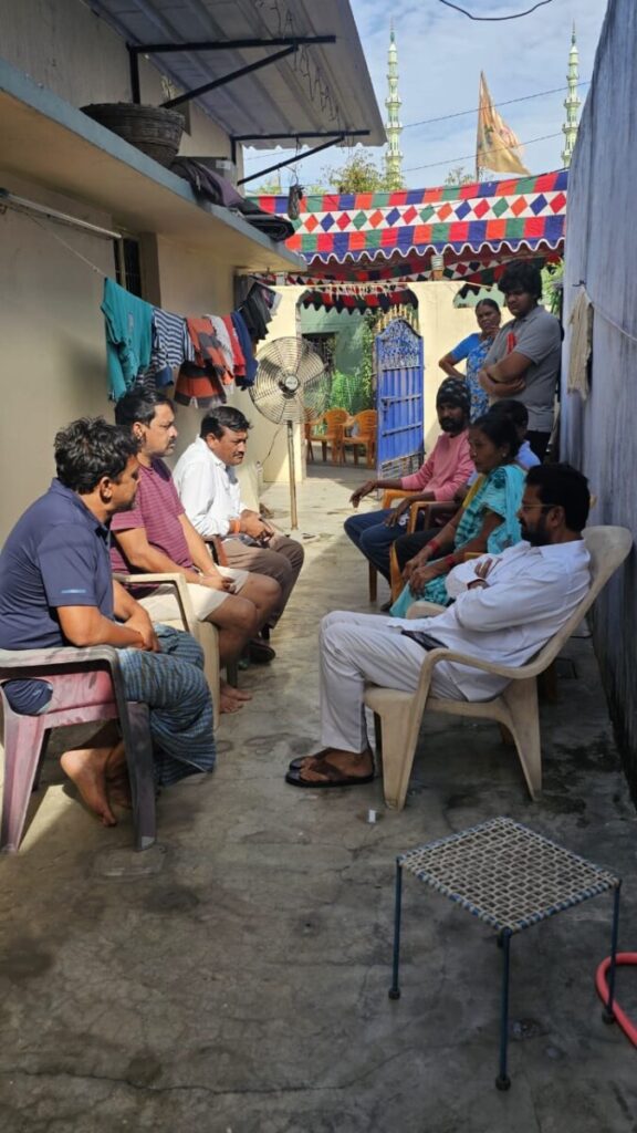 Korukanti Chander visits family members