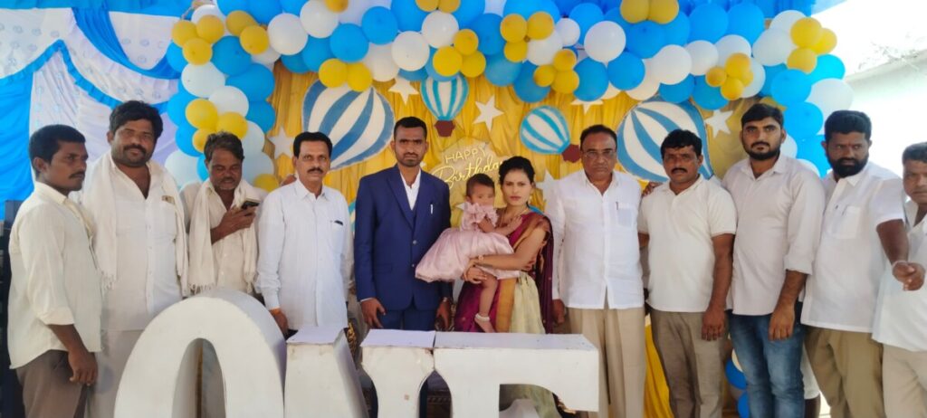 Ravindra Kumar blessed the child