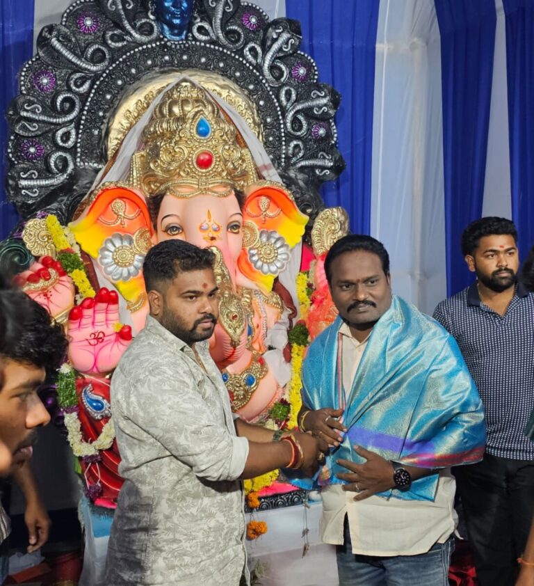 INTUC : అంబేద్కర్ నగర్ గణనాథునికి ప్రత్యేక పూజలు నిర్వహించిన కూకట్పల్లి నియోజకవర్గం ఐ.యన్.టి.యు.సి అధ్యక్షులు కర్క నాగరాజు WhatsApp Image 2025-08-29 at 4.22.26 PM