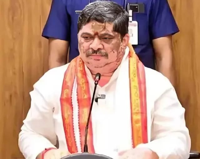 Warnings not to come out of homes