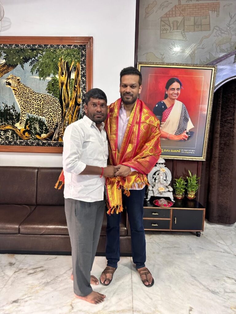 BRS leaders met Karthik Reddy 